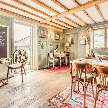 Tiger Inn - Grace Eastdean Luaran gambar