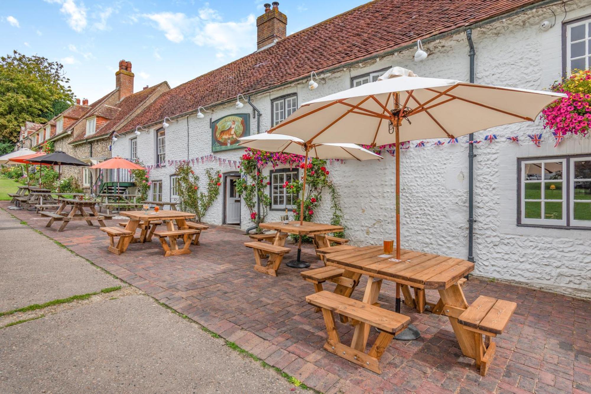 Tiger Inn - Grace Eastdean Luaran gambar
