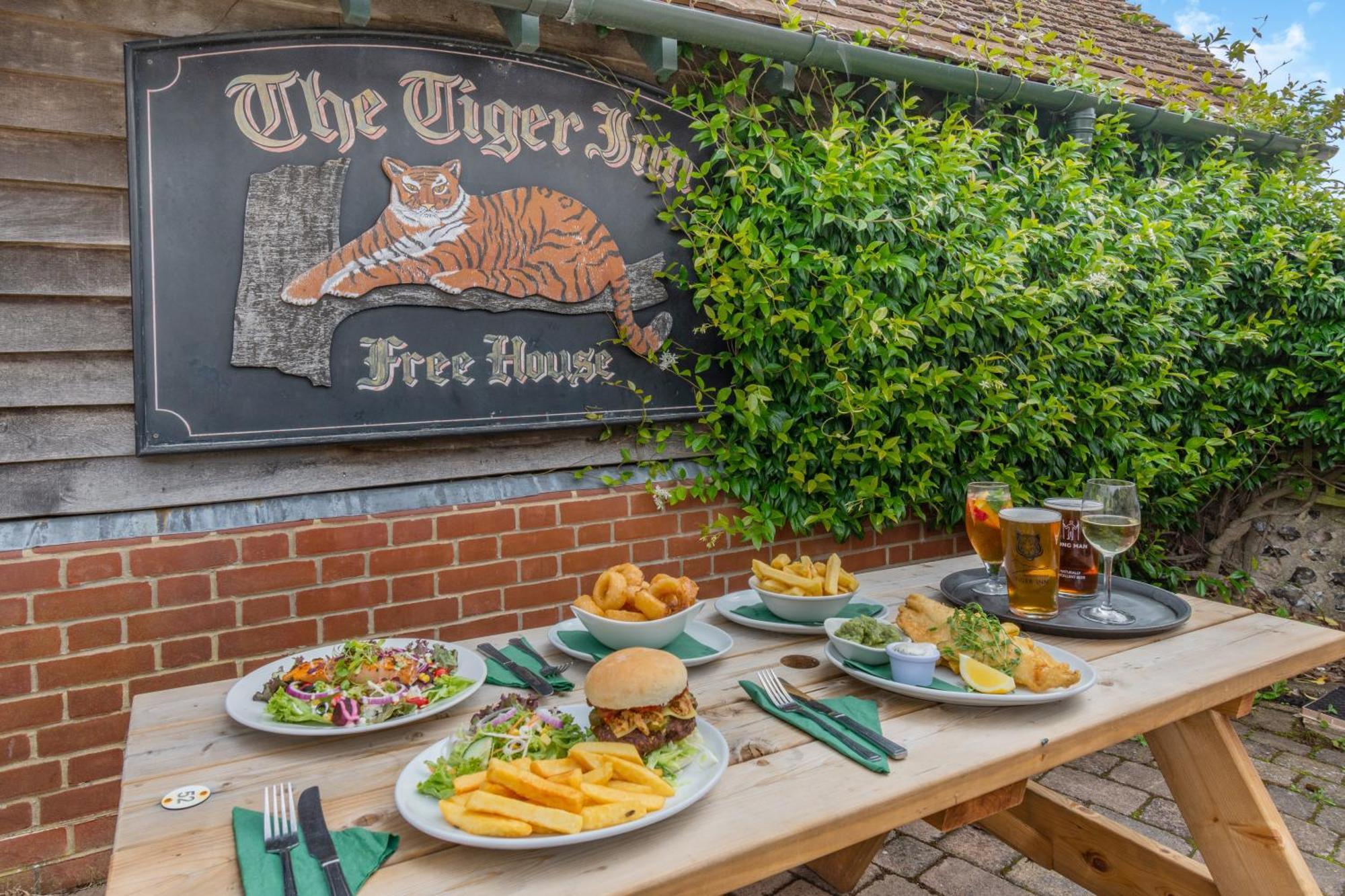 Tiger Inn - Grace Eastdean Luaran gambar